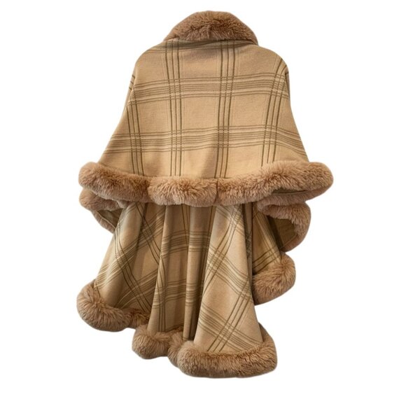 Lida Collection Camel khaki faux fur trim PLAID cape shawl STUNNING - Picture 2 of 6